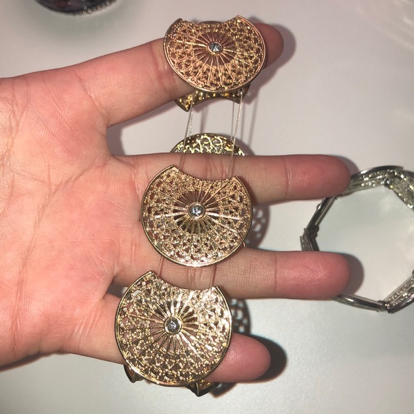 Bracelets - Picture 2 of 4